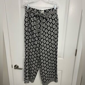 Wide-Leg Linen Pants